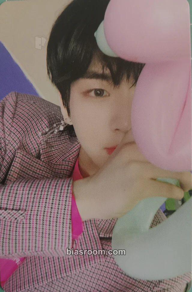 THE BOYZ - Hyunjun Hur (ex. Hwall) - Bloom Bloom Album album photocard heart version