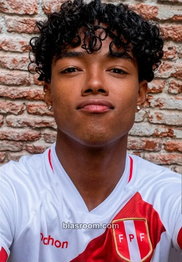 Santos Bravos - Kauê - STBV Mini Pop-up Event pop-up store merch photocard purchase benefit peru version