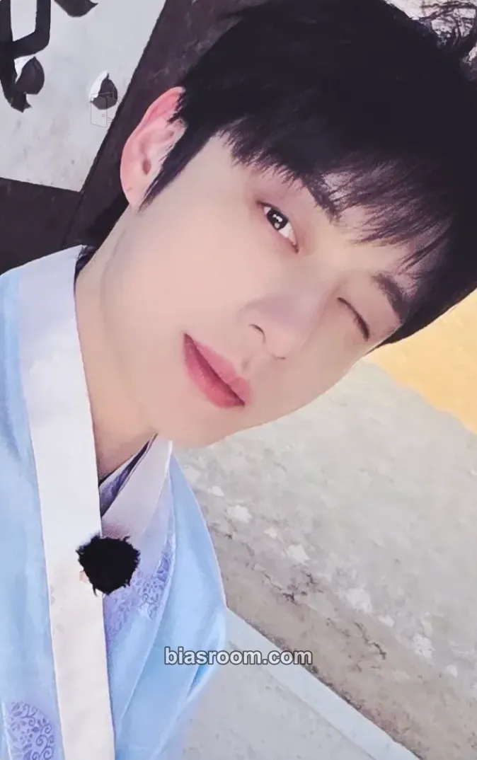 Jiwoong Ascend- Photocard - ZEROBASEONE - ZEROBASEONE K-pop photocard