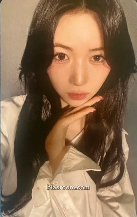 Maya NiziU Live With U 2026 "New EvoNUtion" Photocard - NiziU - NiziU K-pop photocard