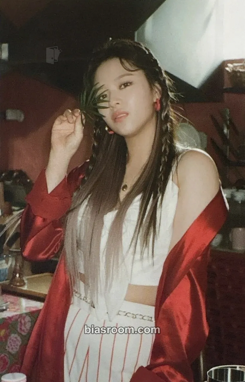 Jeongyeon Taste of Love Photocard - TWICE - TWICE K-pop photocard