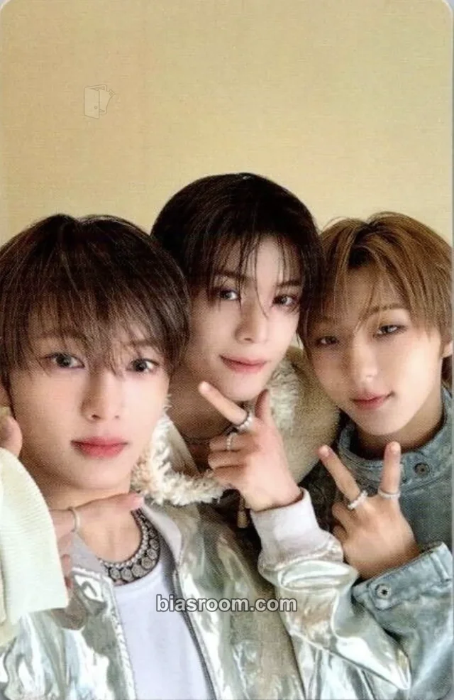 NouerA - Fan & Miraku & Lin - Chapter: New is Now Album album photocard now version