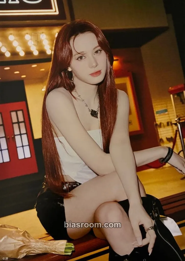 Nina NEW EvoNUtion HMV Pop-Up Photocard - NiziU - NiziU K-pop photocard
