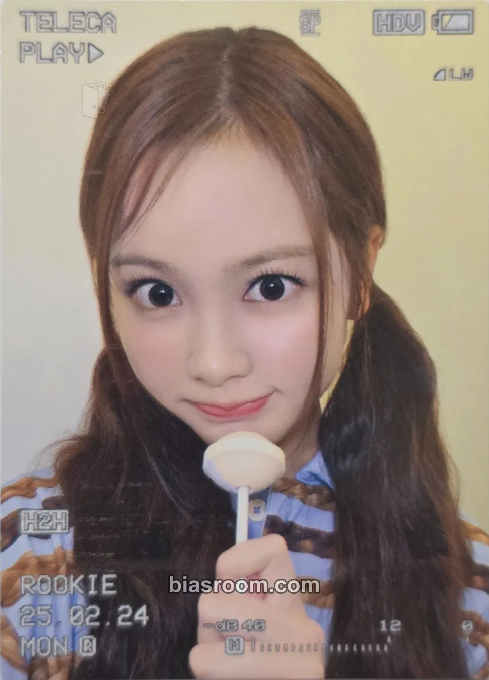 Carmen TELECA 2025 Kpop Rookie Photocard - Hearts2Hearts - Hearts2Hearts K-pop photocard