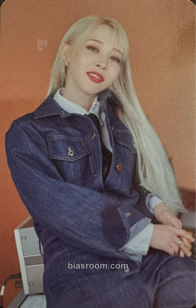 MAMAMOO - Moonbyul - C.I.T.T. (Cheese in the Trap) Album merch photocard photobook