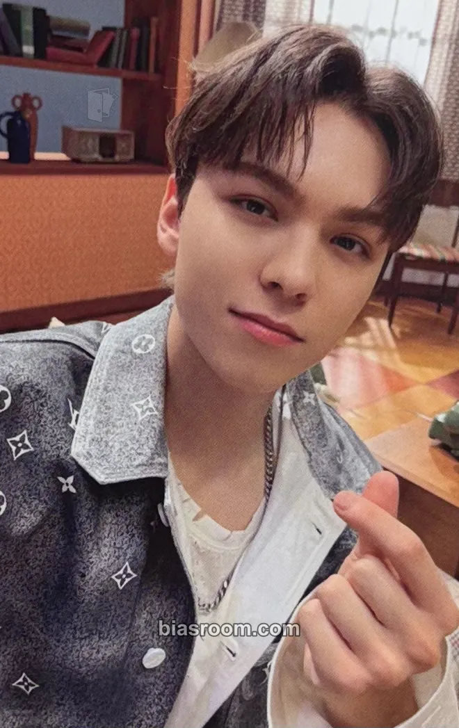Vernon Face the Sun Photocard - SEVENTEEN - SEVENTEEN K-pop photocard
