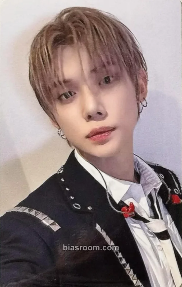 TOMORROW X TOGETHER - Yeonjun - 7TH YEAR: A Moment of Stillness in the Thorns Album musinsa pob (pre-order benefit) standard version