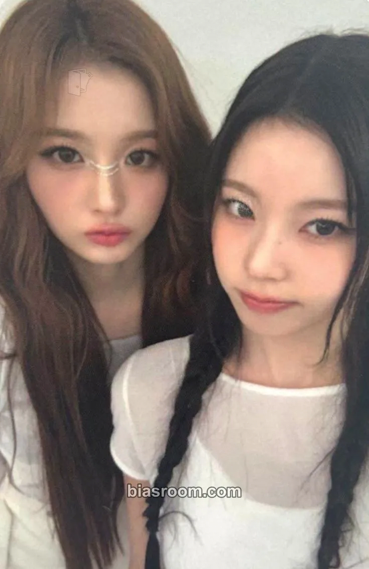 Fe3O4: FORWARD Photocard - NMIXX - NMIXX K-pop photocard