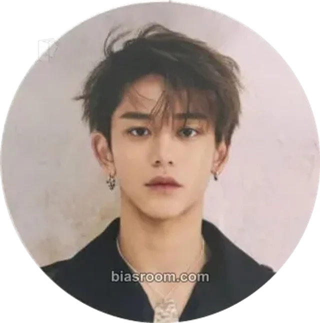 WayV - Lucas - Take Over The Moon Album album photocard circle card