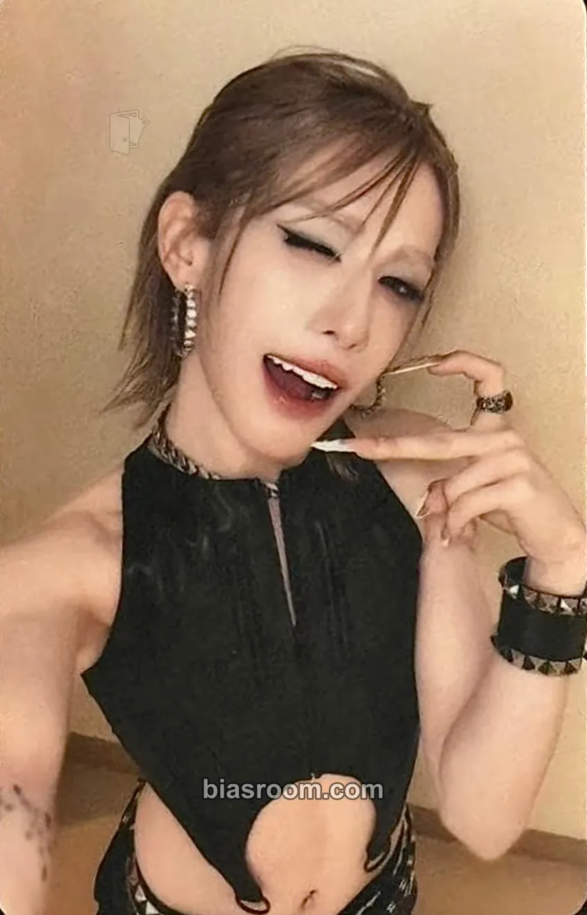 Wumuti XLOV - Asia-Pacific Tour Photocard - XLOV - XLOV K-pop photocard