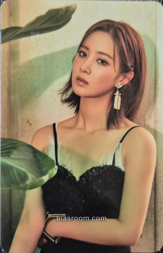 Girls' Generation - Yuri - Lil' Touch Album non-selfie concept version