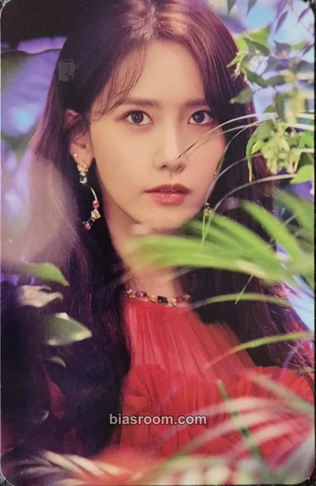 Girls' Generation - Yoona - Lil' Touch Album non-selfie concept version