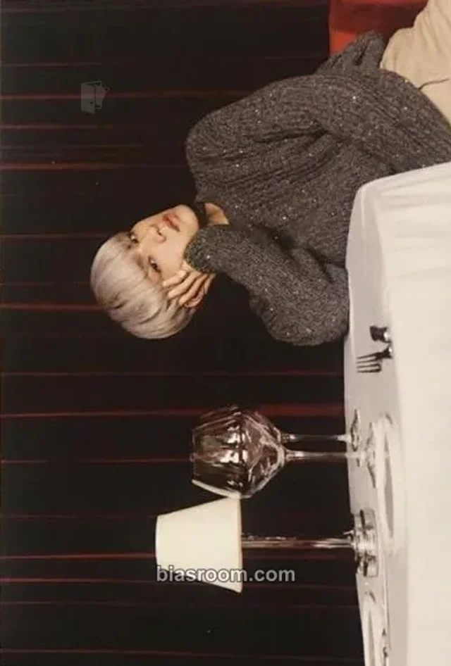 WayV - Xiaojun - Take Over The Moon: Sequel Album album inclusion postcard