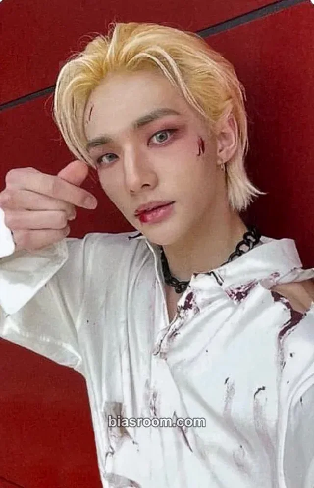 Stray Kids - Hyunjin - Oddinary Album streaming event winner benefit