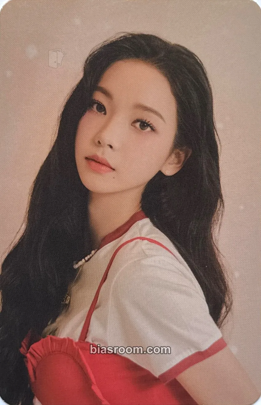 Karina Season's Greetings (2022) Photocard - aespa - aespa K-pop photocard