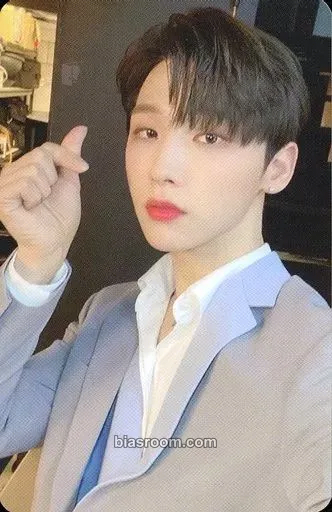 Woong VIVID Photocard - AB6IX - AB6IX K-pop photocard