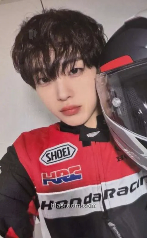 Hyeongjun Dare to Crave: Epilogue Photocard - CRAVITY - CRAVITY K-pop photocard