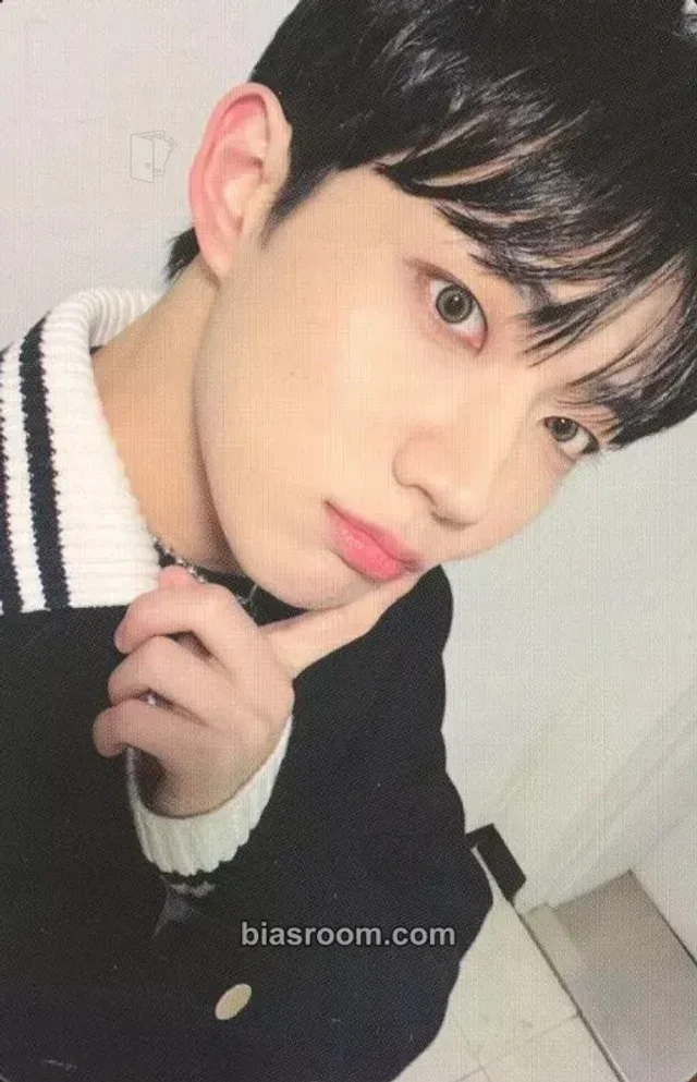 Tempest - Hyeongseop - ON and ON Album album photocard season's greetings