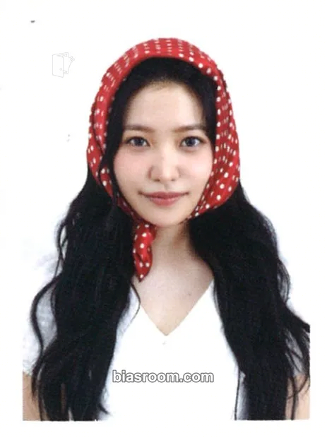 Yeri 2026 Season's Greetings Photocard - Red Velvet - Red Velvet K-pop photocard