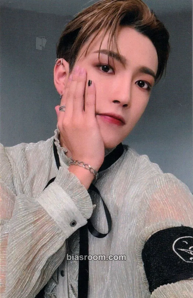 Hongjoong THE WORLD EP.PARADIGM Photocard - ATEEZ - ATEEZ K-pop photocard