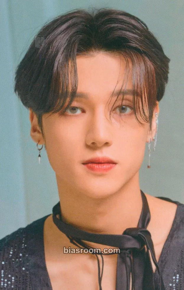 Wooyoung THE WORLD EP.PARADIGM Photocard - ATEEZ - ATEEZ K-pop photocard