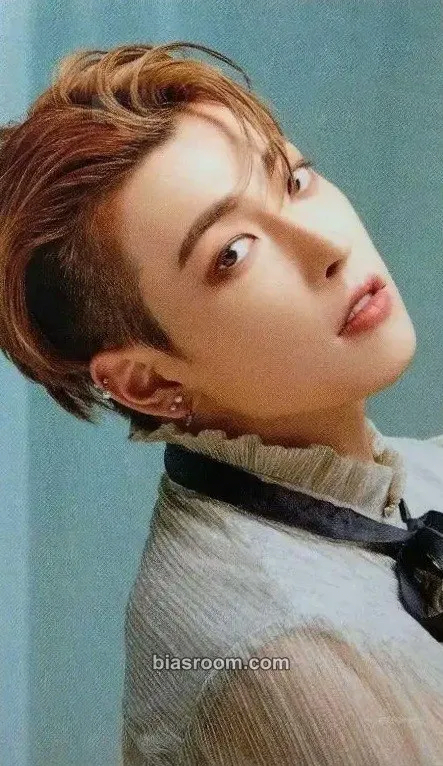 Hongjoong THE WORLD EP.PARADIGM Photocard - ATEEZ - ATEEZ K-pop photocard