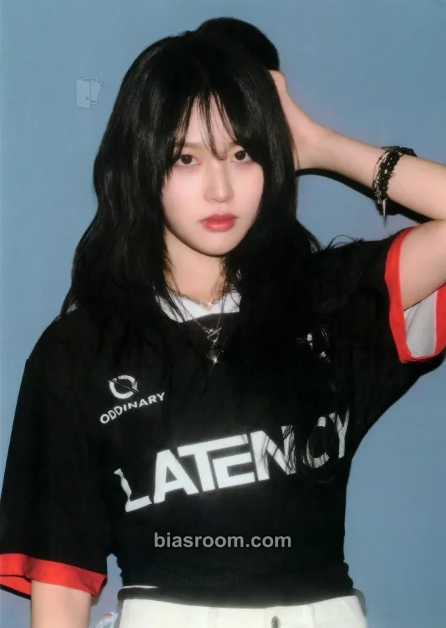 Latency - Heeyeon - LATE O’ CLOCK Album album inclusion postcard version