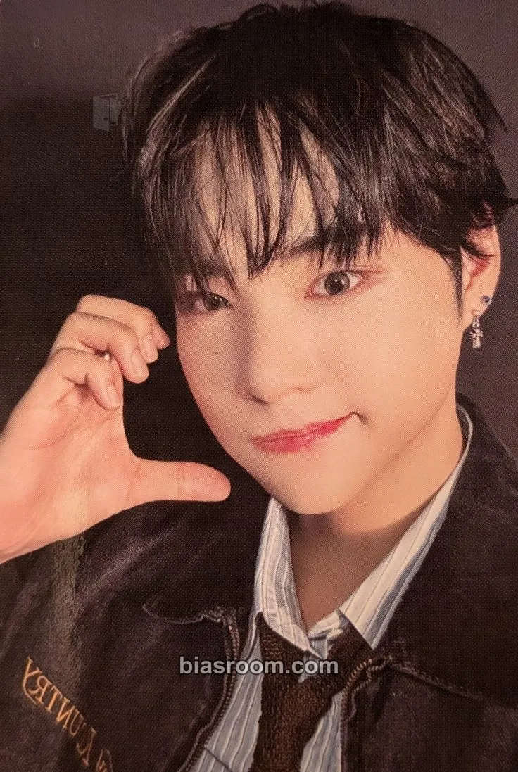 Siyun ONE QUESTION Photocard - AMPERS&ONE - AMPERS&ONE K-pop photocard
