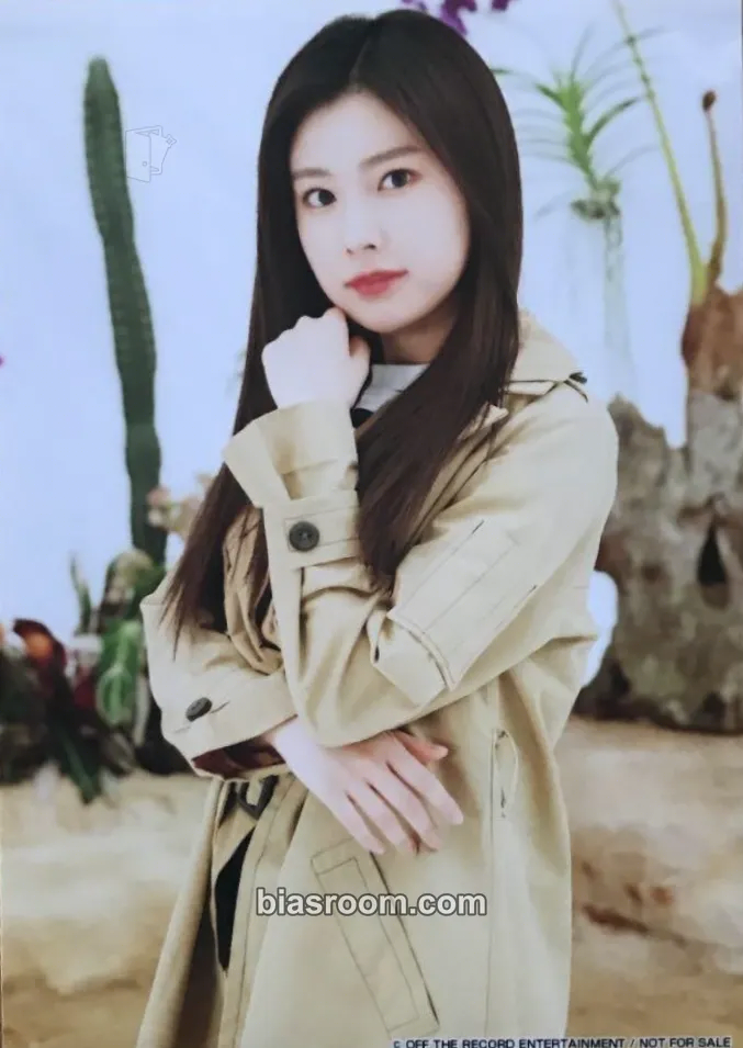Hyewon Buenos Aires Photocard - IZ*ONE - IZ*ONE K-pop photocard