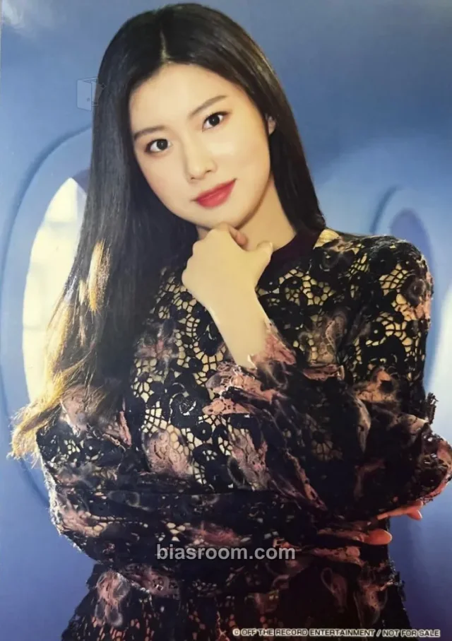 IZ*ONE - Hyewon - Buenos Aires Album photo print wizone version