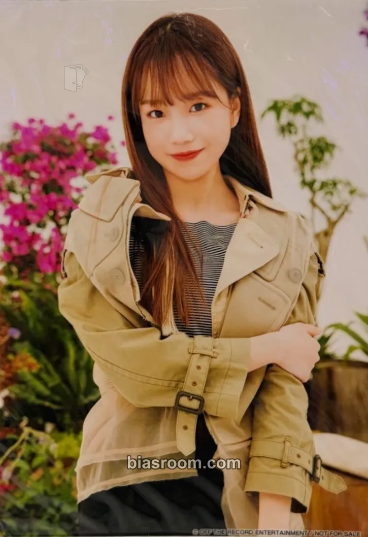 Jo Yuri Buenos Aires Photocard - IZ*ONE - IZ*ONE K-pop photocard