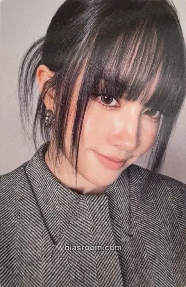 STAYC - Yoon - Lover, Killer / BEBE (Japanese Ver.) Album album photocard 'regular' version