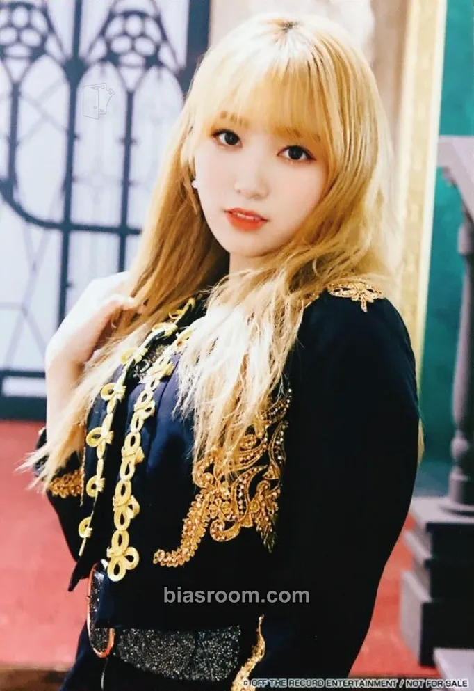 Nako Vampire Photocard - IZ*ONE - IZ*ONE K-pop photocard