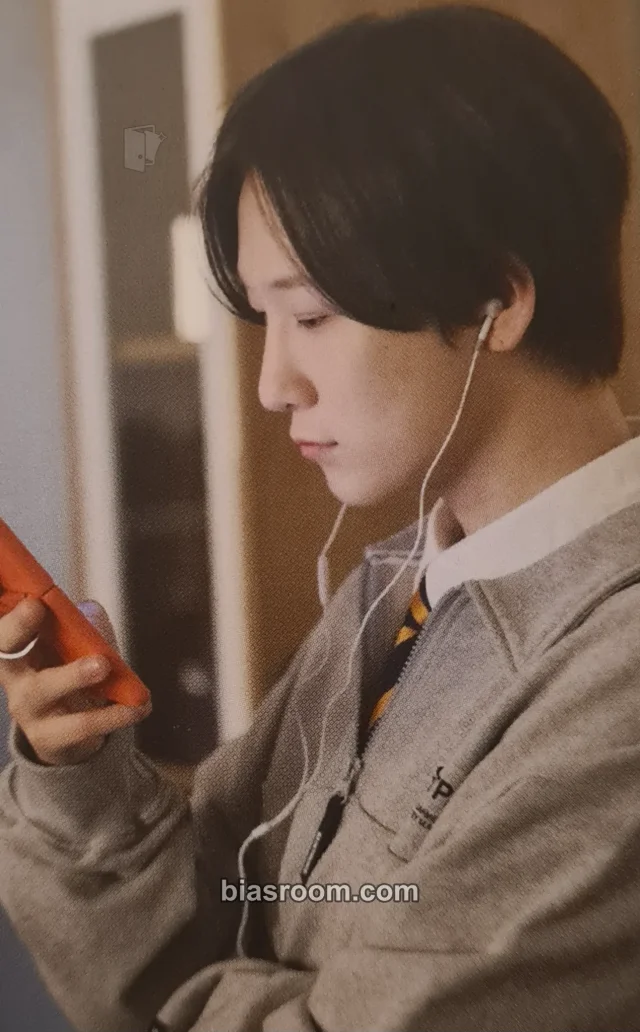 Ω W24 - Aaron - The white album Album album photocard