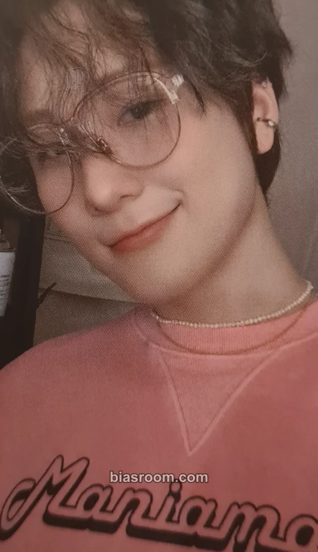 Ω W24 - Aaron - The white album Album album photocard