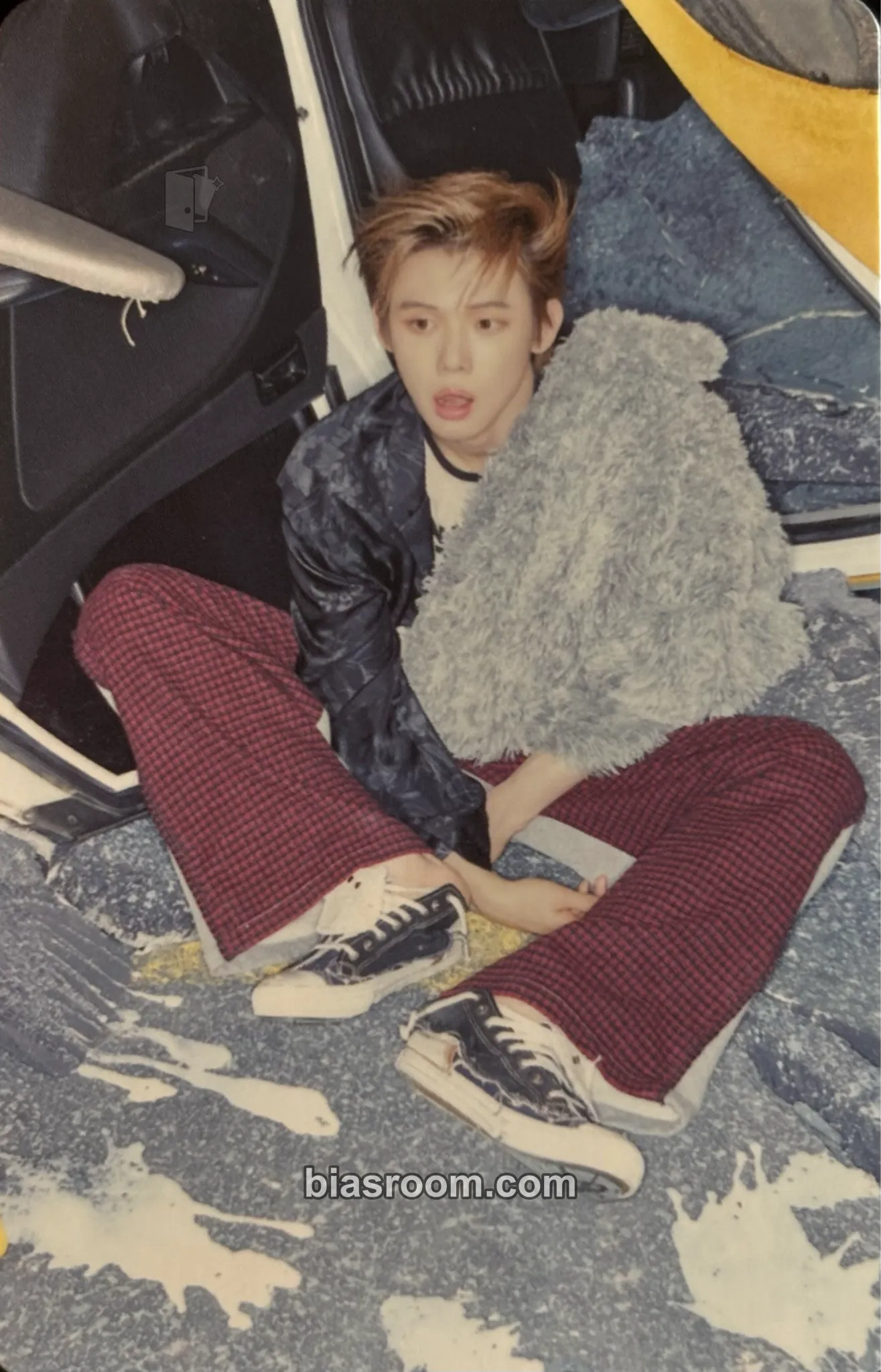 Yeonjun 7TH YEAR: A Moment of Stillness in the Thorns Photocard - TOMORROW X TOGETHER - TOMORROW X TOGETHER K-pop photocard