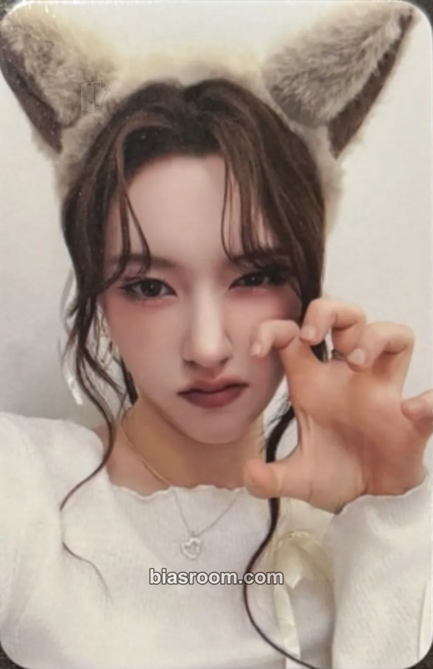 Chanelle Moon Day & Night Photocard - FIFTY FIFTY - FIFTY FIFTY K-pop photocard