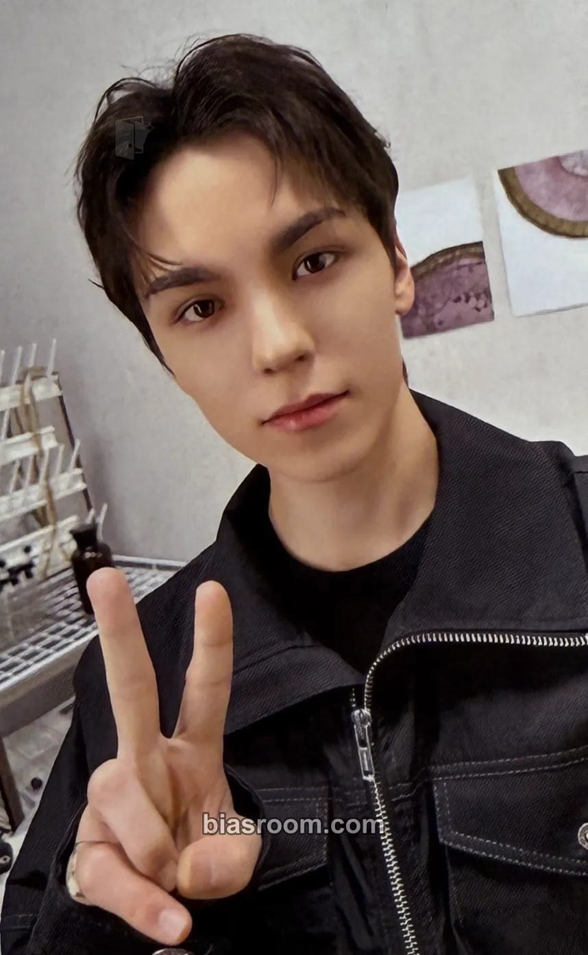 Vernon Birthday Boxes/Merch Photocard - SEVENTEEN - SEVENTEEN K-pop photocard