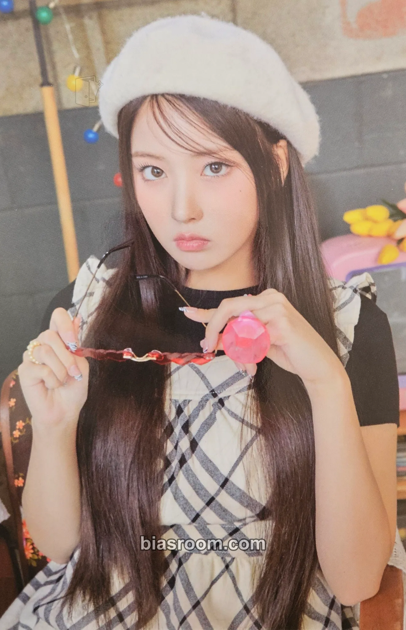Jiwoo 2023 Seasons Greetings - Girls Over Flowers Photocard - NMIXX - NMIXX K-pop photocard