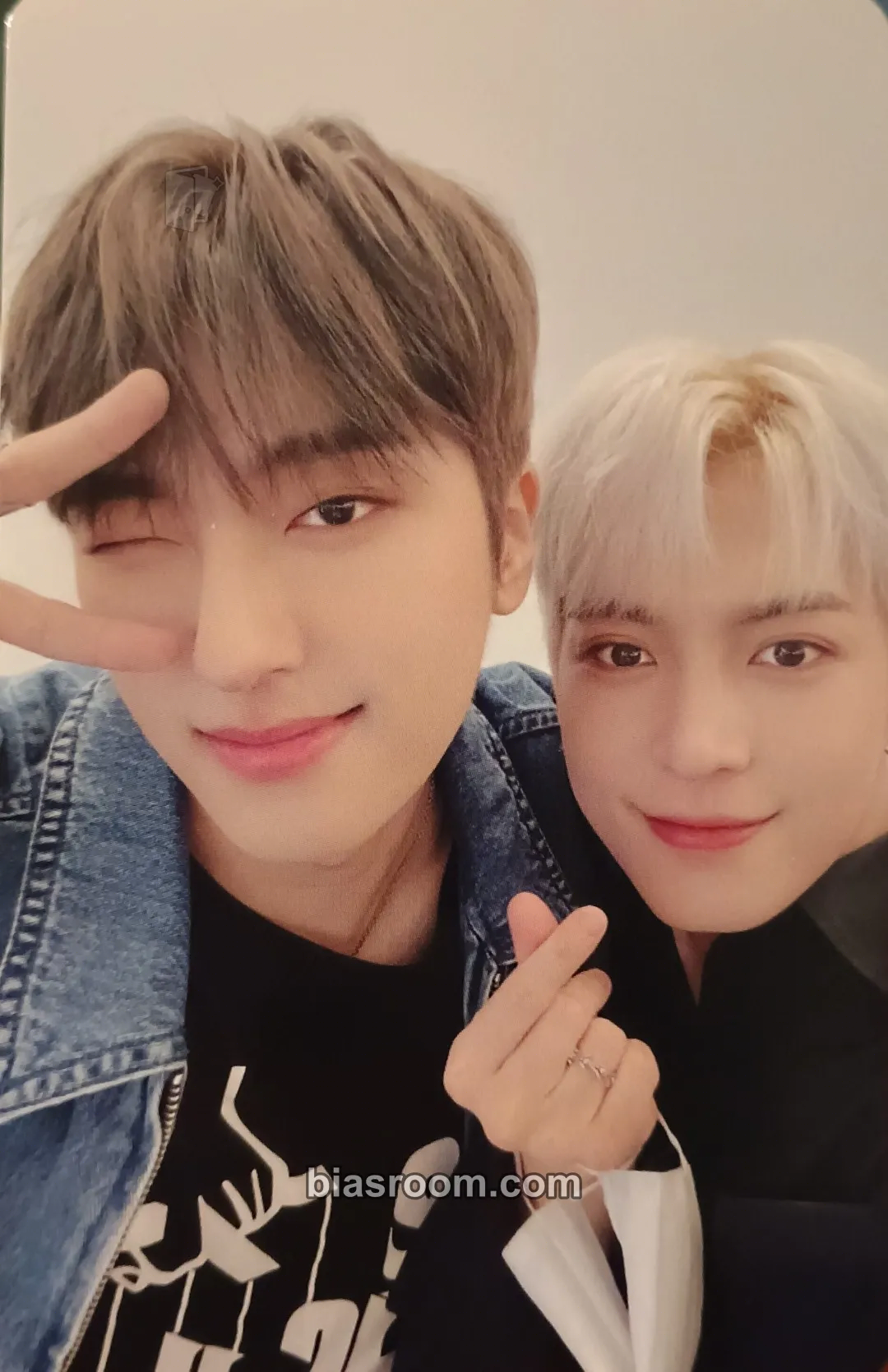 What's goin' on Photocard - Omega X - Omega X K-pop photocard