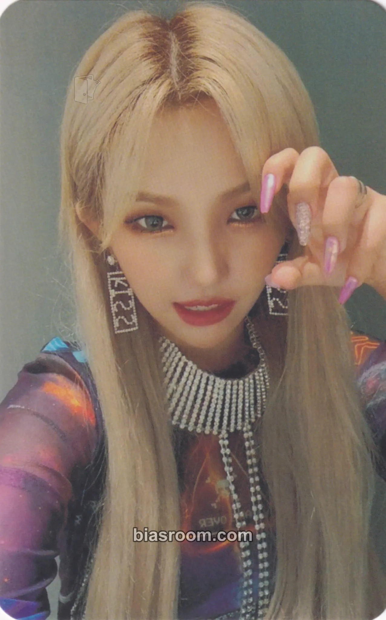Soyeon VT Cosmetic Photocard - i-dle - i-dle K-pop photocard