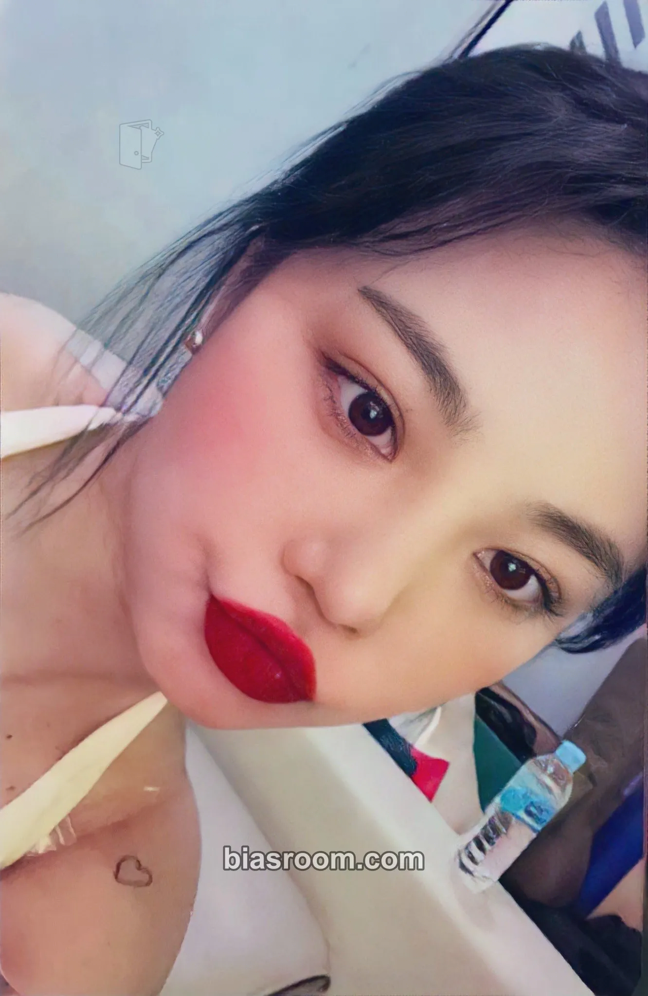 Soojin VT Cosmetic Photocard - i-dle - i-dle K-pop photocard
