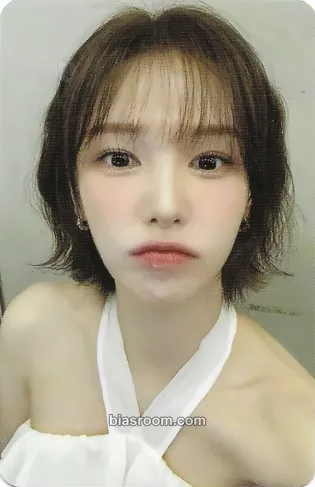 Wendy Cosmic Photocard - Red Velvet - Red Velvet K-pop photocard