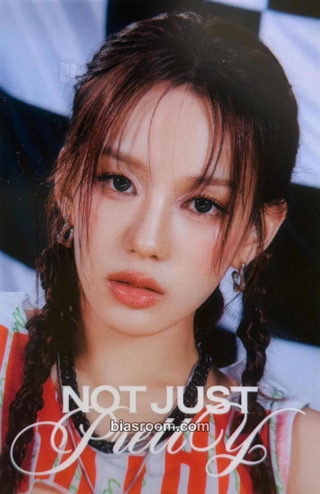 Ryu Sarang Not Just Pretty Photocard - izna - izna K-pop photocard