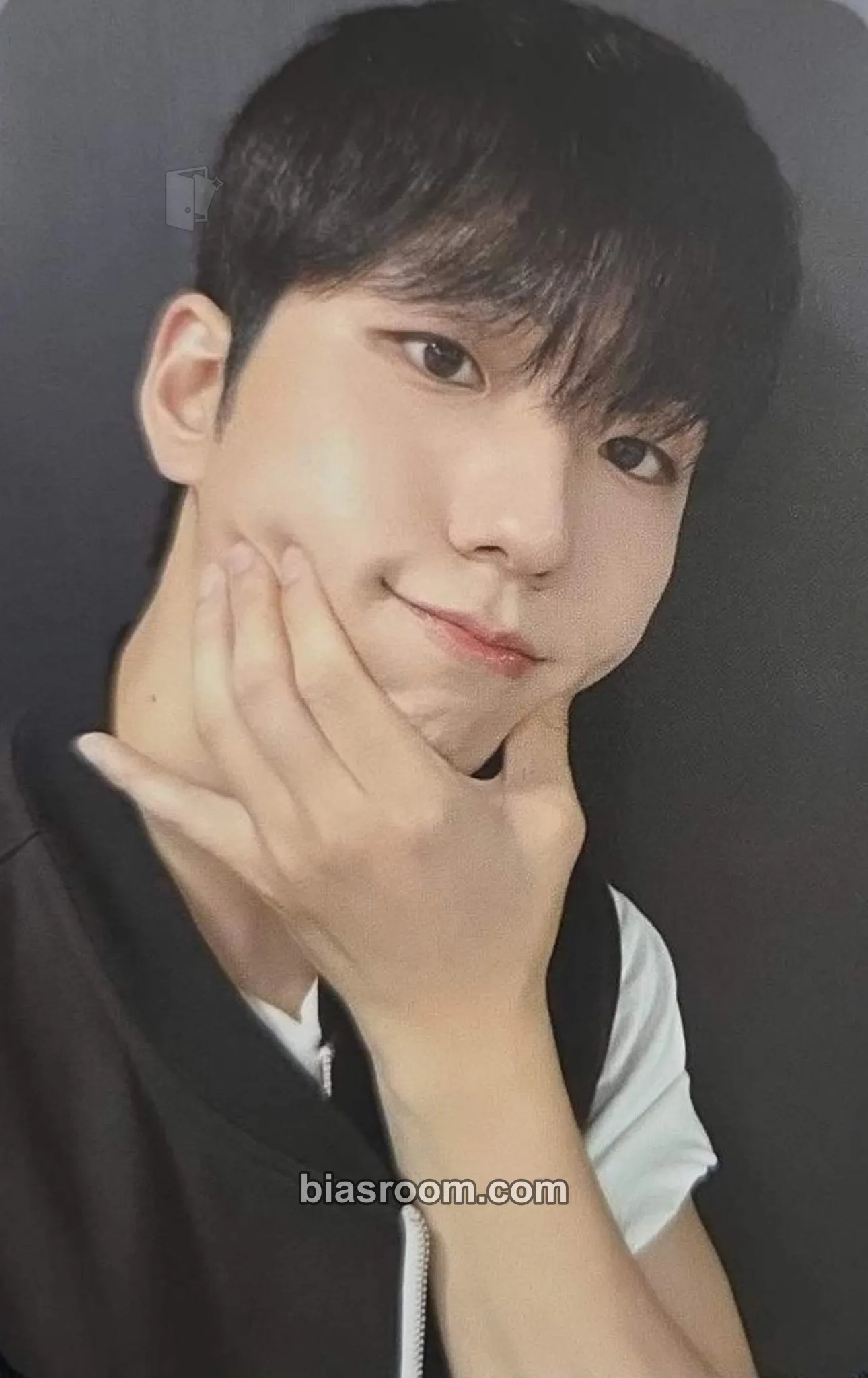 Gunil Closed ♭eta Photocard - Xdinary Heroes - Xdinary Heroes K-pop photocard
