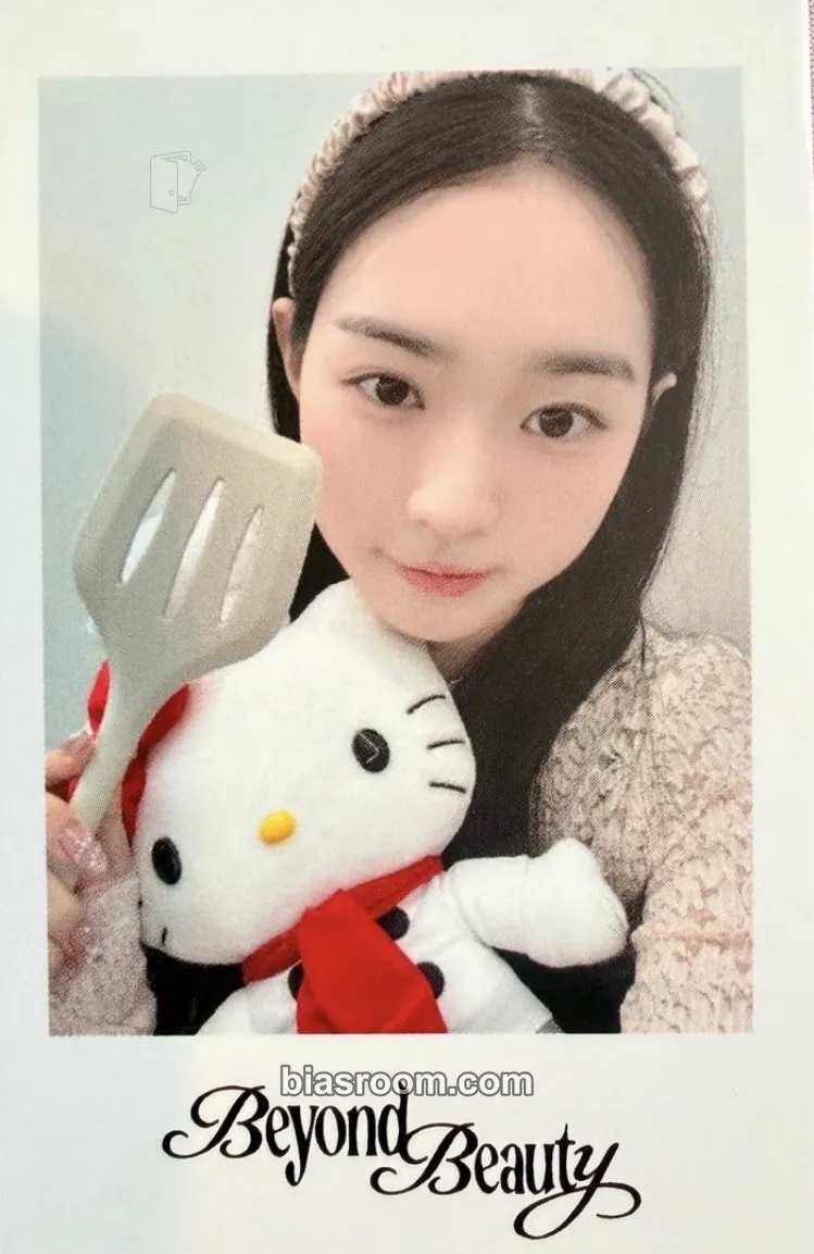 Soomin Beyond Beauty Photocard - tripleS - tripleS K-pop photocard