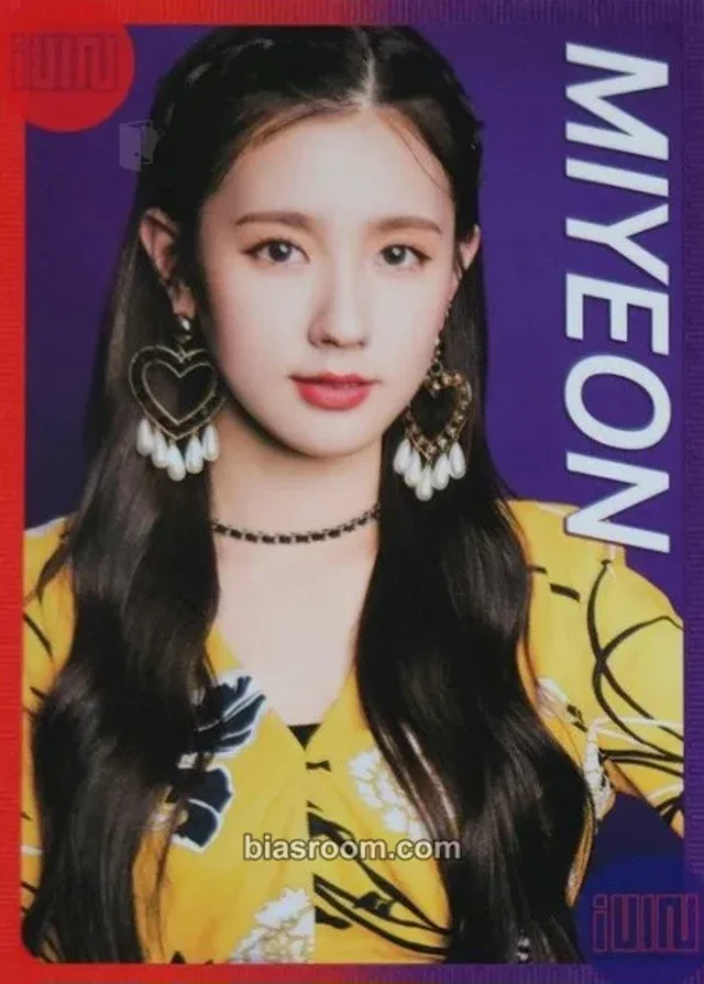 i-dle - Miyeon - LATATA Album brand collaboration earphones non-selfie