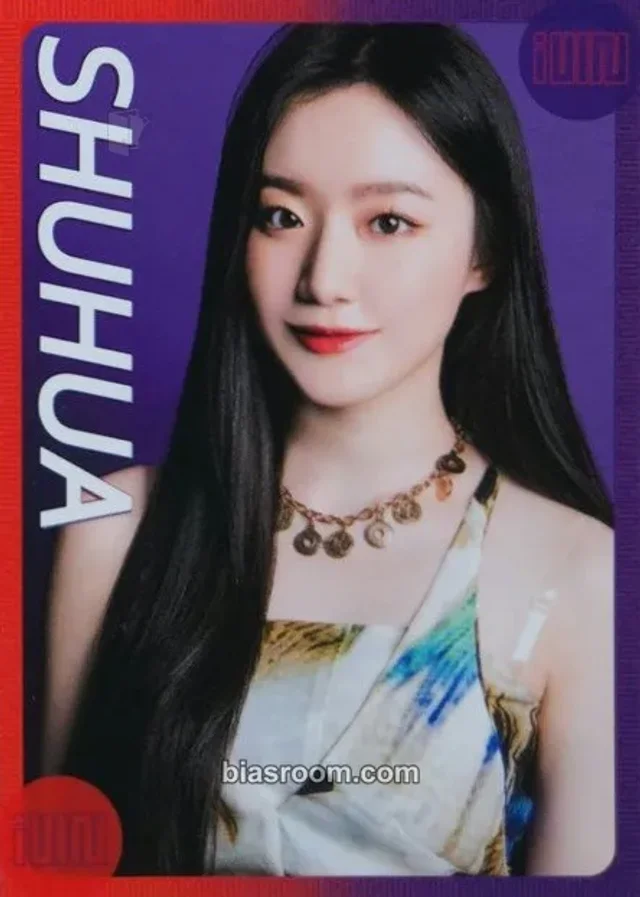 i-dle - Shuhua - LATATA Album brand collaboration earphones non-selfie