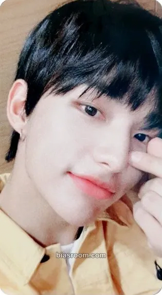 Hyunjin Music Core Photocard - Stray Kids - Stray Kids K-pop photocard