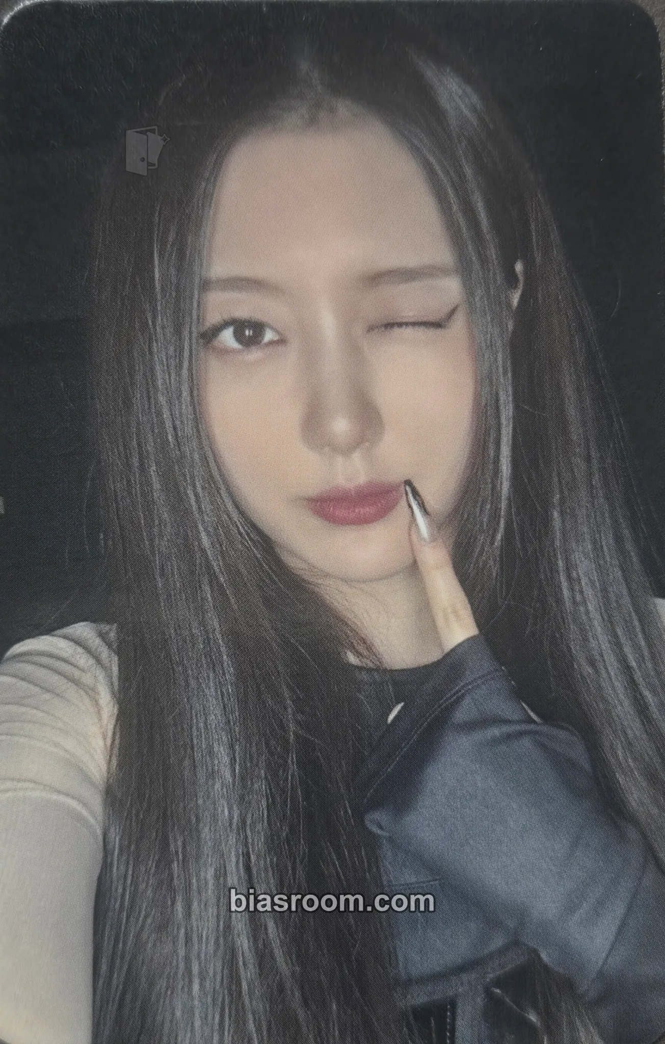 YunSeo OVERSTEP Photocard - BADVILLAIN - BADVILLAIN K-pop photocard